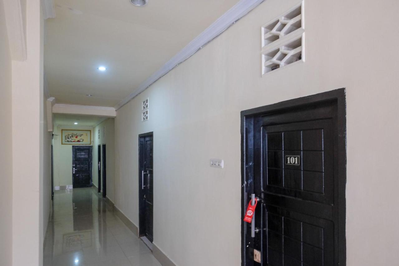 Reddoorz At Hotel Rich Parepare Near Pantai Mattirotasi Exterior foto
