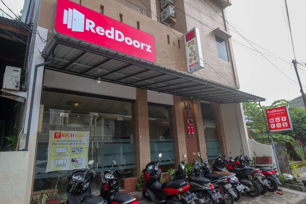 Reddoorz At Hotel Rich Parepare Near Pantai Mattirotasi Exterior foto