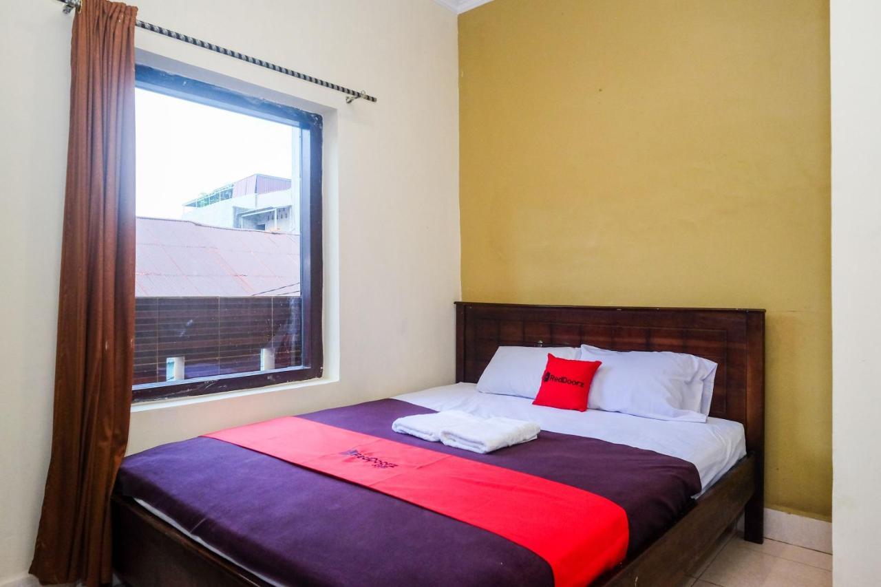 Reddoorz At Hotel Rich Parepare Near Pantai Mattirotasi Exterior foto