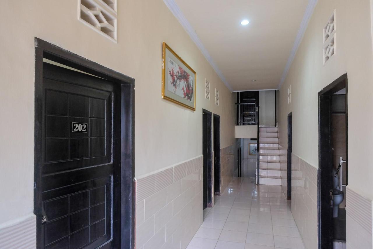 Reddoorz At Hotel Rich Parepare Near Pantai Mattirotasi Exterior foto