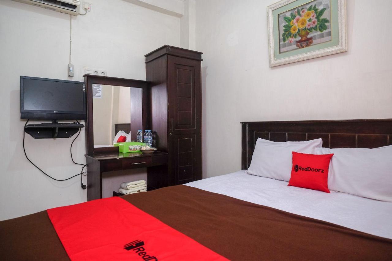 Reddoorz At Hotel Rich Parepare Near Pantai Mattirotasi Exterior foto