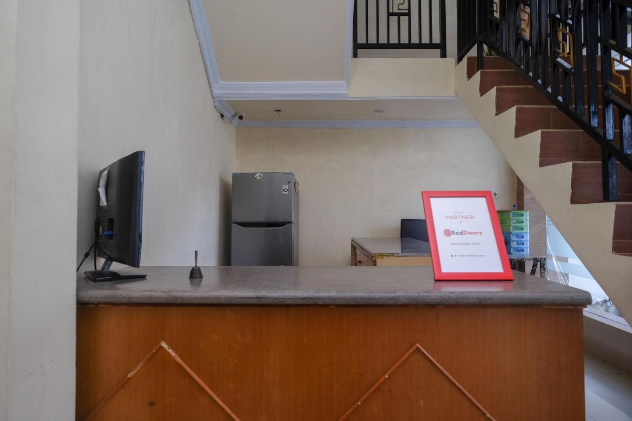 Reddoorz At Hotel Rich Parepare Near Pantai Mattirotasi Exterior foto