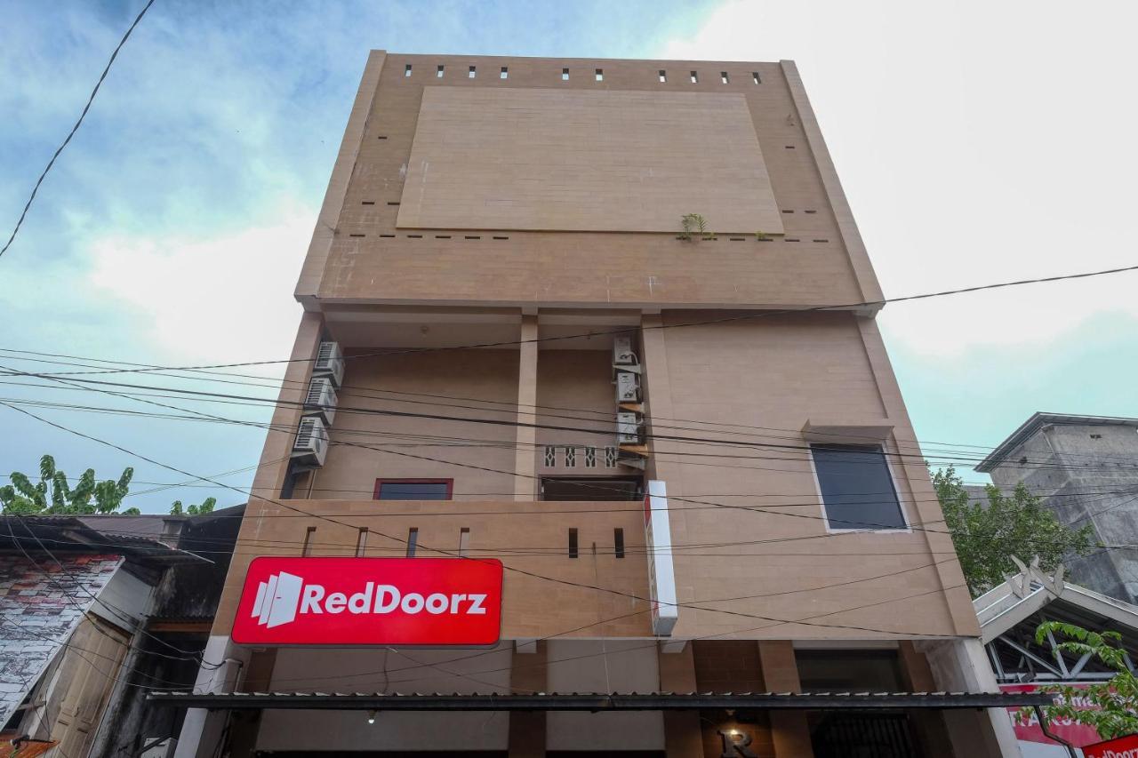 Reddoorz At Hotel Rich Parepare Near Pantai Mattirotasi Exterior foto